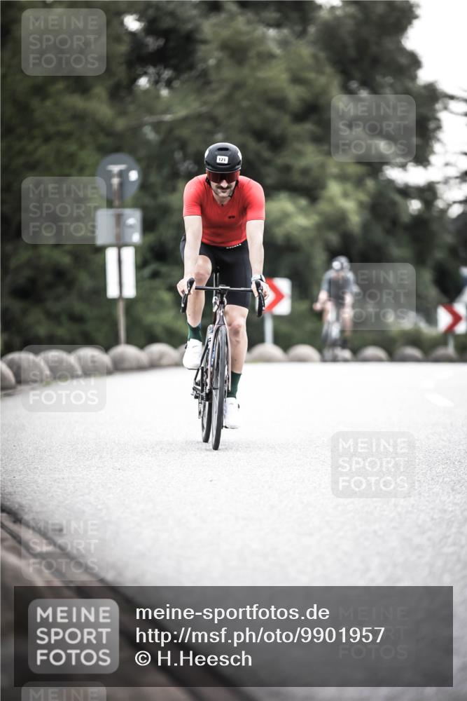 21.06.2026 - 29. Vierlanden-Triathlon H.Heesch http://msf.ph/oto/9901957 21.06.2026 09:42:40 Radfahren 71, 81, 121, 231 meine-sportfotos.de