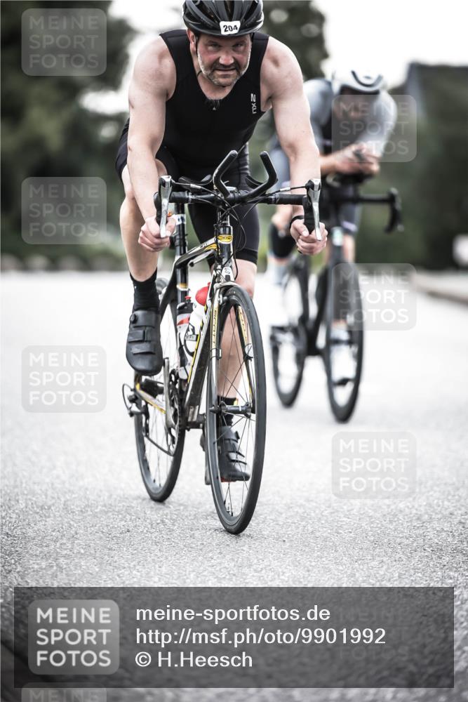 21.06.2026 - 29. Vierlanden-Triathlon H.Heesch http://msf.ph/oto/9901992 21.06.2026 09:43:03 Radfahren 9, 204, 242 meine-sportfotos.de