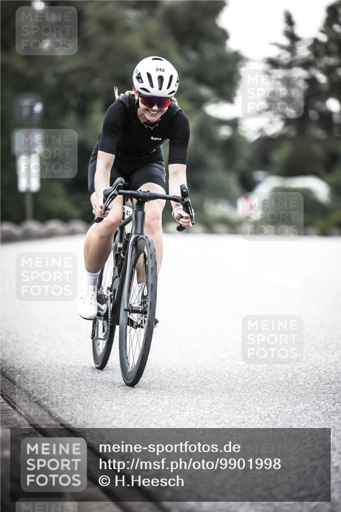 21.06.2026 - 29. Vierlanden-Triathlon H.Heesch http://msf.ph/oto/9901998 21.06.2026 09:43:09 Radfahren 242 meine-sportfotos.de