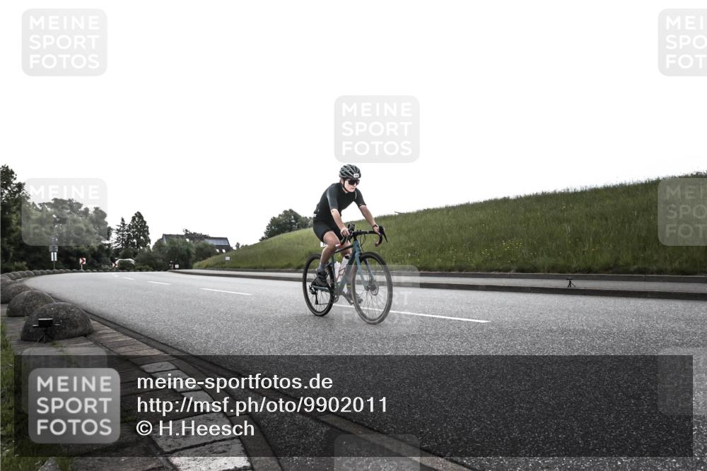 21.06.2026 - 29. Vierlanden-Triathlon H.Heesch http://msf.ph/oto/9902011 21.06.2026 09:30:57 Radfahren 238 meine-sportfotos.de