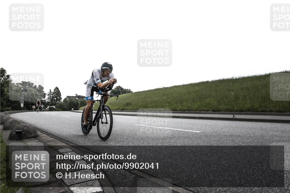 21.06.2026 - 29. Vierlanden-Triathlon H.Heesch http://msf.ph/oto/9902041 21.06.2026 09:32:08 Radfahren 131, 175, 205, 275 meine-sportfotos.de