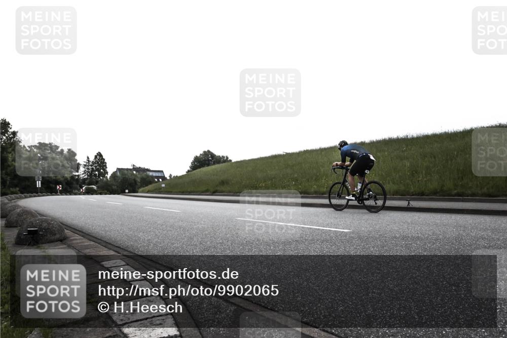 21.06.2026 - 29. Vierlanden-Triathlon H.Heesch http://msf.ph/oto/9902065 21.06.2026 09:32:44 Radfahren  meine-sportfotos.de