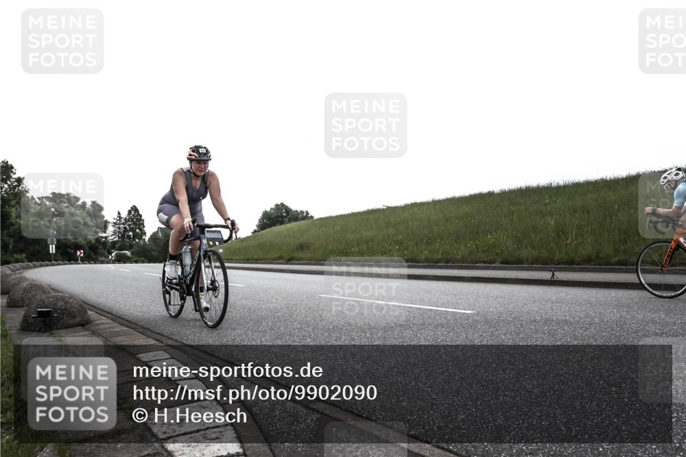 21.06.2026 - 29. Vierlanden-Triathlon H.Heesch http://msf.ph/oto/9902090 21.06.2026 09:34:11 Radfahren 39, 44, 296 meine-sportfotos.de