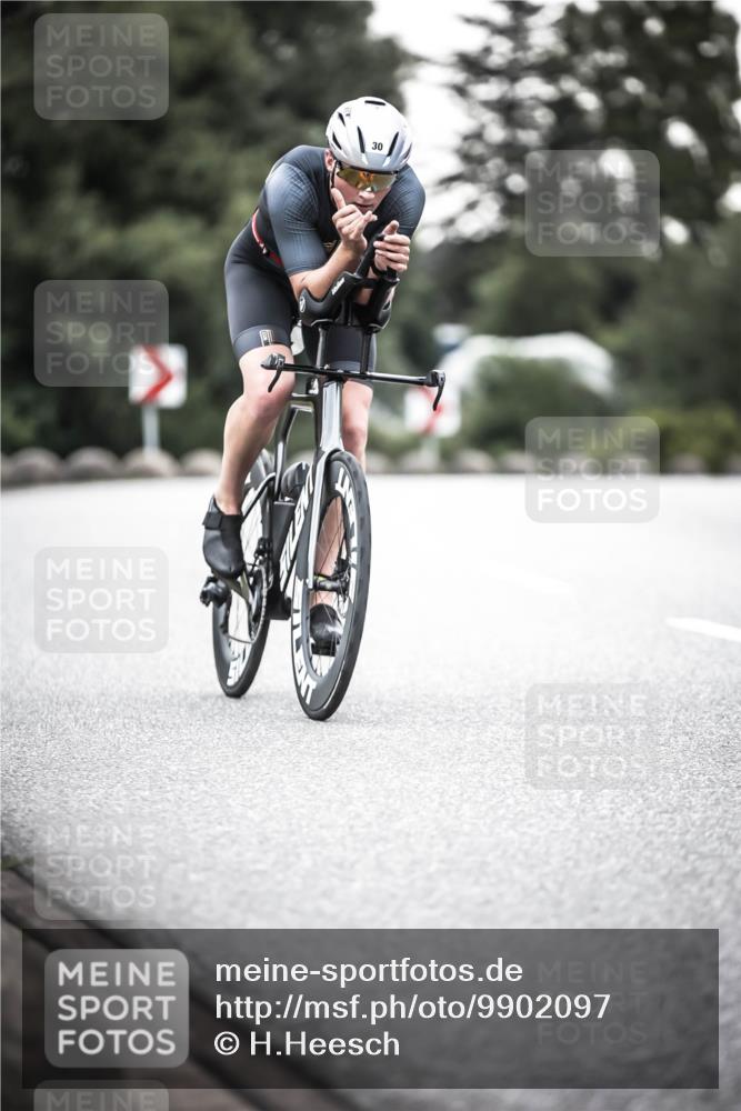21.06.2026 - 29. Vierlanden-Triathlon H.Heesch http://msf.ph/oto/9902097 21.06.2026 09:45:06 Radfahren 30, 284 meine-sportfotos.de