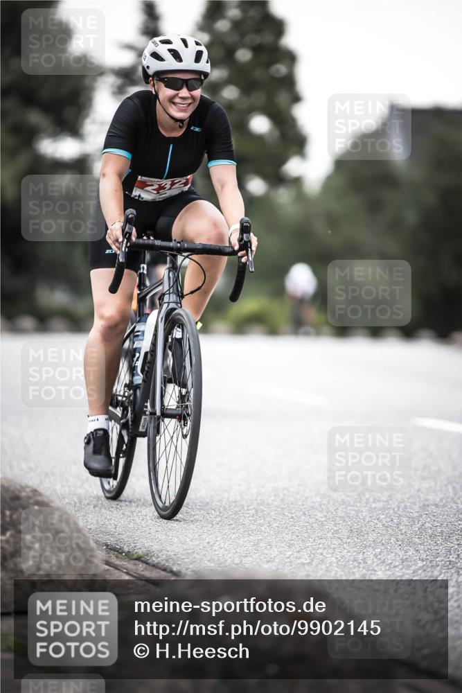 21.06.2026 - 29. Vierlanden-Triathlon H.Heesch http://msf.ph/oto/9902145 21.06.2026 10:13:07 Radfahren 36, 48, 70, 180, 232, 275, 429 meine-sportfotos.de
