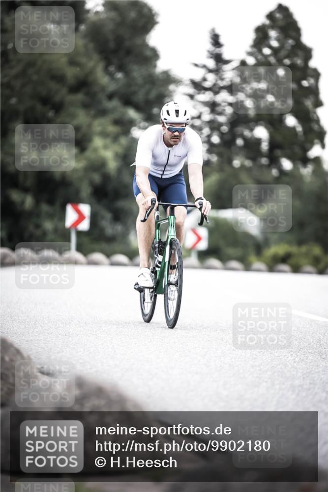 21.06.2026 - 29. Vierlanden-Triathlon H.Heesch http://msf.ph/oto/9902180 21.06.2026 09:46:27 Radfahren 58, 164 meine-sportfotos.de