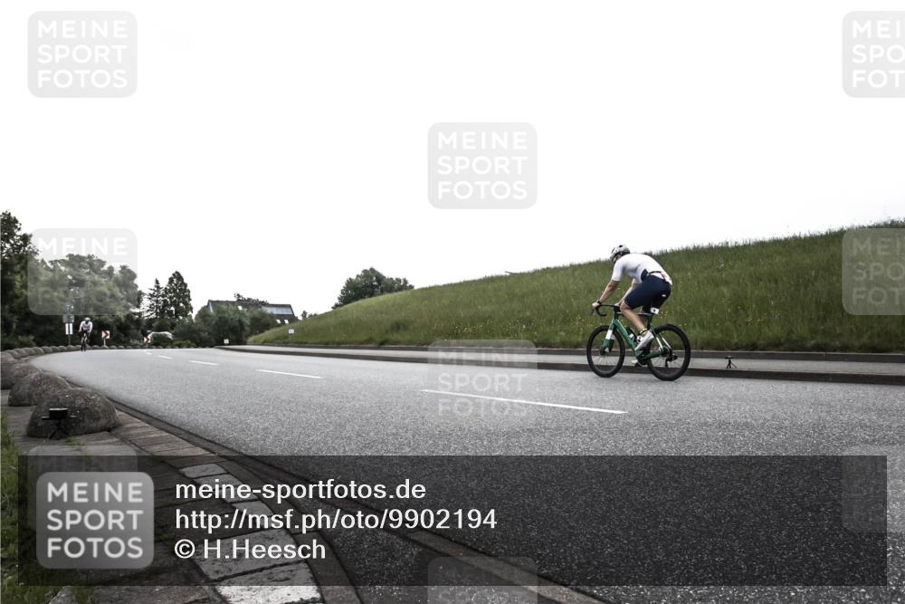 21.06.2026 - 29. Vierlanden-Triathlon H.Heesch http://msf.ph/oto/9902194 21.06.2026 09:36:43 Radfahren 60, 151 meine-sportfotos.de