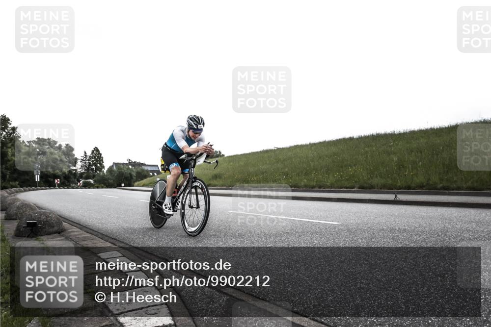 21.06.2026 - 29. Vierlanden-Triathlon H.Heesch http://msf.ph/oto/9902212 21.06.2026 09:37:32 Radfahren 181, 290 meine-sportfotos.de