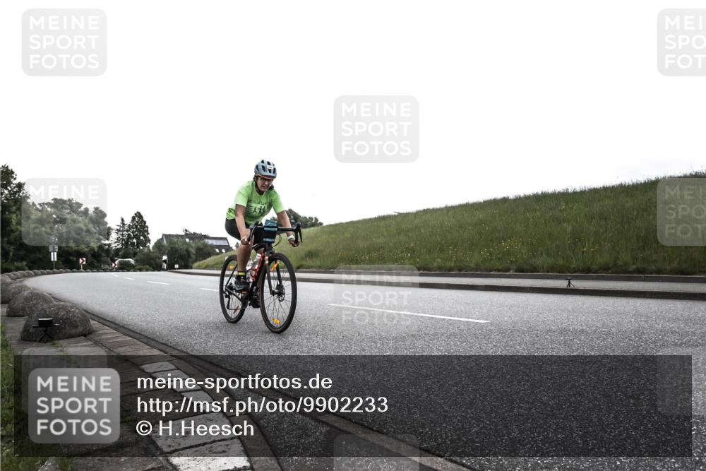 21.06.2026 - 29. Vierlanden-Triathlon H.Heesch http://msf.ph/oto/9902233 21.06.2026 09:38:42 Radfahren 256 meine-sportfotos.de