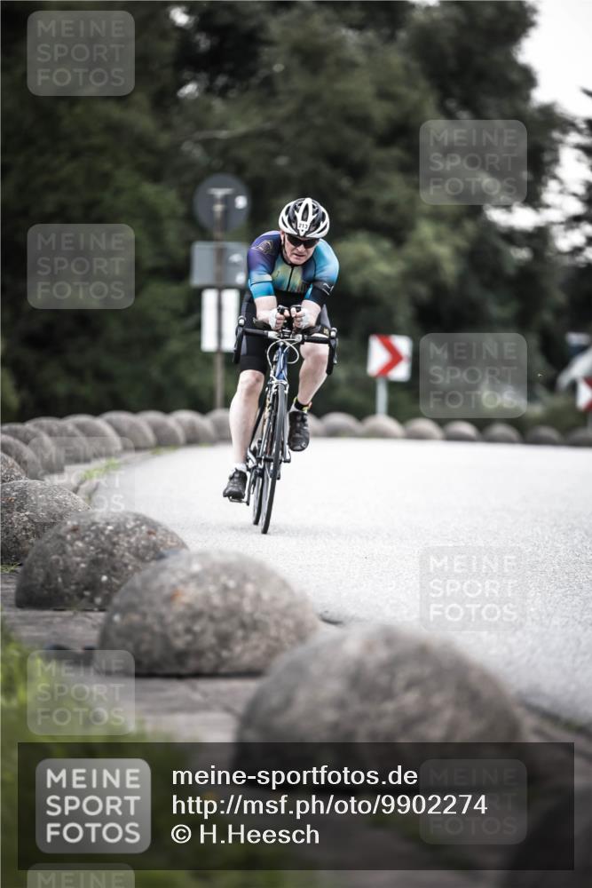21.06.2026 - 29. Vierlanden-Triathlon H.Heesch http://msf.ph/oto/9902274 21.06.2026 09:49:33 Radfahren 213, 298 meine-sportfotos.de