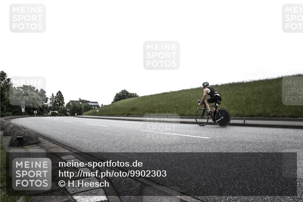21.06.2026 - 29. Vierlanden-Triathlon H.Heesch http://msf.ph/oto/9902303 21.06.2026 09:40:32 Radfahren 158 meine-sportfotos.de