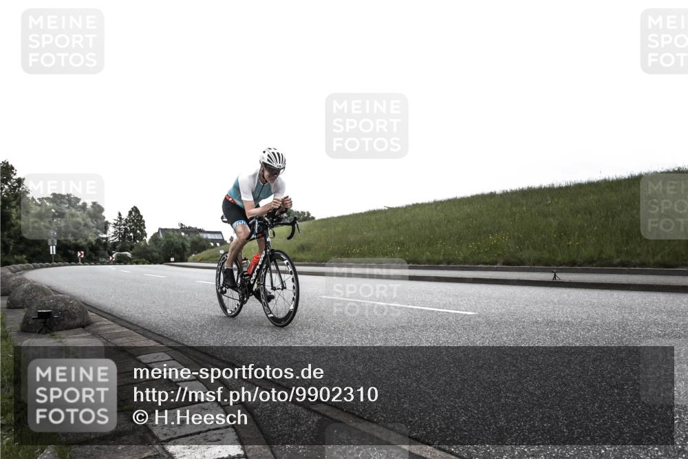 21.06.2026 - 29. Vierlanden-Triathlon H.Heesch http://msf.ph/oto/9902310 21.06.2026 09:40:51 Radfahren 36, 64, 115 meine-sportfotos.de