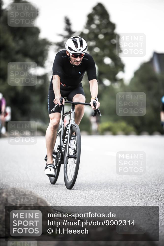 21.06.2026 - 29. Vierlanden-Triathlon H.Heesch http://msf.ph/oto/9902314 21.06.2026 10:13:21 Radfahren 9, 26, 90, 126, 276, 395, 431 meine-sportfotos.de