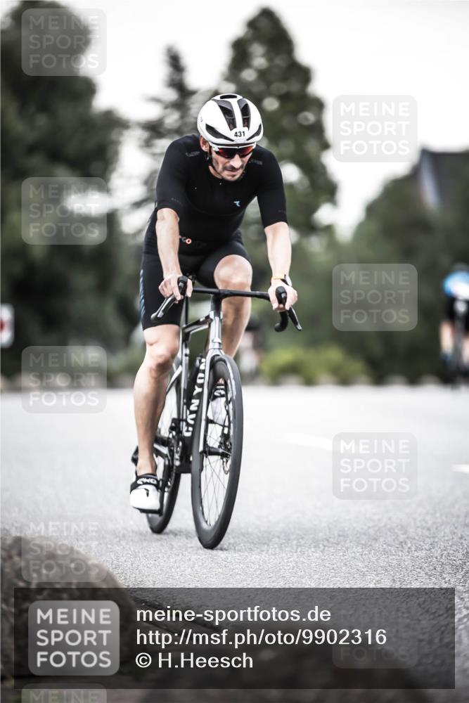 21.06.2026 - 29. Vierlanden-Triathlon H.Heesch http://msf.ph/oto/9902316 21.06.2026 10:13:21 Radfahren 9, 26, 90, 126, 276, 395, 431 meine-sportfotos.de