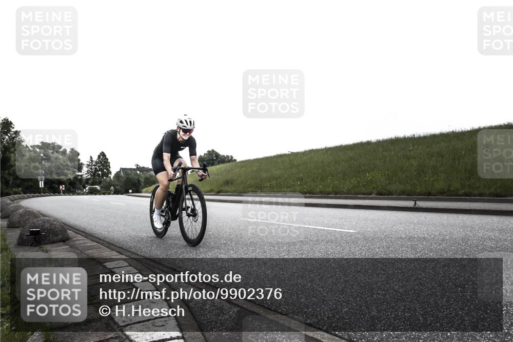 21.06.2026 - 29. Vierlanden-Triathlon H.Heesch http://msf.ph/oto/9902376 21.06.2026 09:43:10 Radfahren 242 meine-sportfotos.de