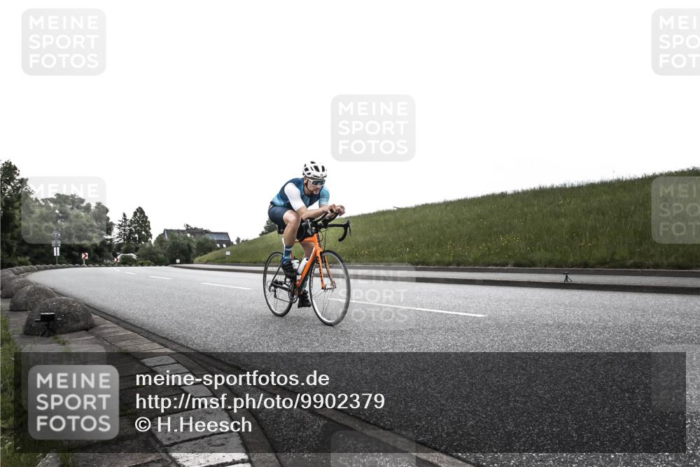21.06.2026 - 29. Vierlanden-Triathlon H.Heesch http://msf.ph/oto/9902379 21.06.2026 09:43:19 Radfahren 70 meine-sportfotos.de