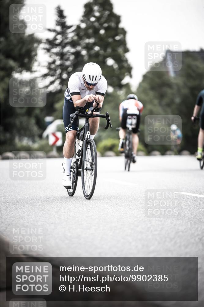 21.06.2026 - 29. Vierlanden-Triathlon H.Heesch http://msf.ph/oto/9902385 21.06.2026 09:53:33 Radfahren 51, 74, 79, 183, 219, 268, 302 meine-sportfotos.de