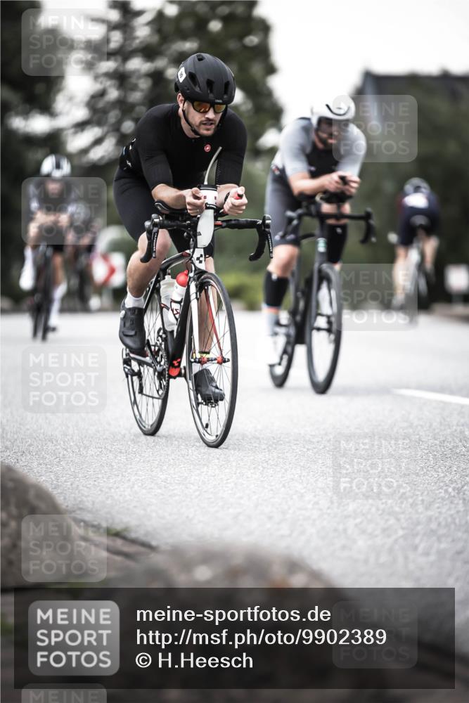21.06.2026 - 29. Vierlanden-Triathlon H.Heesch http://msf.ph/oto/9902389 21.06.2026 10:13:27 Radfahren 9, 26, 75, 90, 236, 276 meine-sportfotos.de