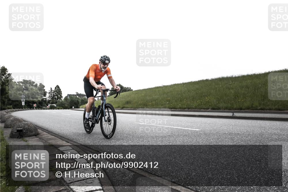 21.06.2026 - 29. Vierlanden-Triathlon H.Heesch http://msf.ph/oto/9902412 21.06.2026 09:44:12 Radfahren 76, 283, 299 meine-sportfotos.de
