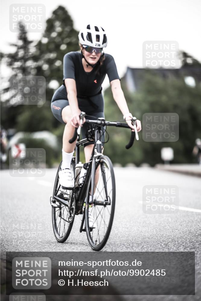 21.06.2026 - 29. Vierlanden-Triathlon H.Heesch http://msf.ph/oto/9902485 21.06.2026 10:13:33 Radfahren 44, 75, 236 meine-sportfotos.de