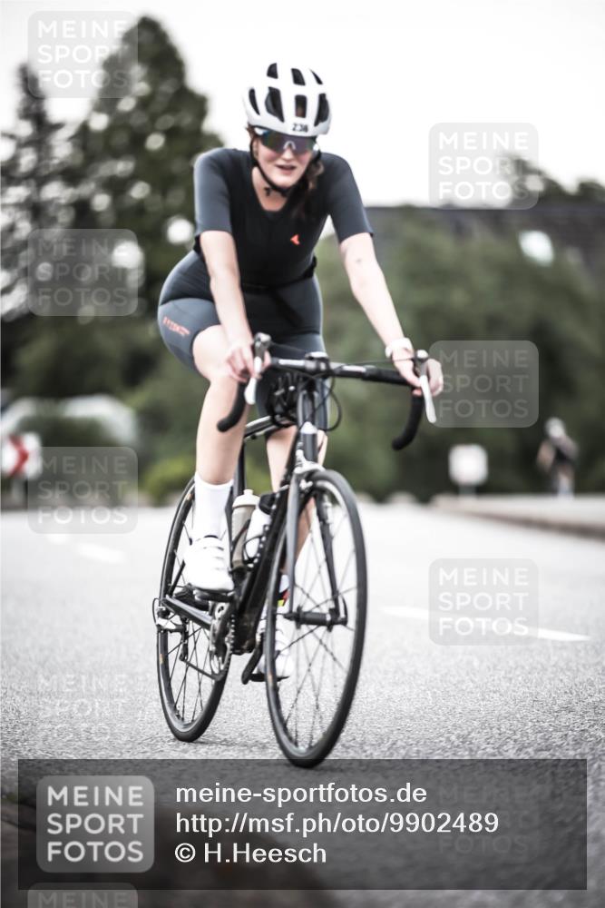 21.06.2026 - 29. Vierlanden-Triathlon H.Heesch http://msf.ph/oto/9902489 21.06.2026 10:13:33 Radfahren 44, 75, 236 meine-sportfotos.de
