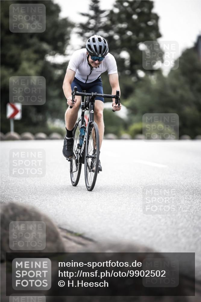 21.06.2026 - 29. Vierlanden-Triathlon H.Heesch http://msf.ph/oto/9902502 21.06.2026 09:55:21 Radfahren 20, 260 meine-sportfotos.de