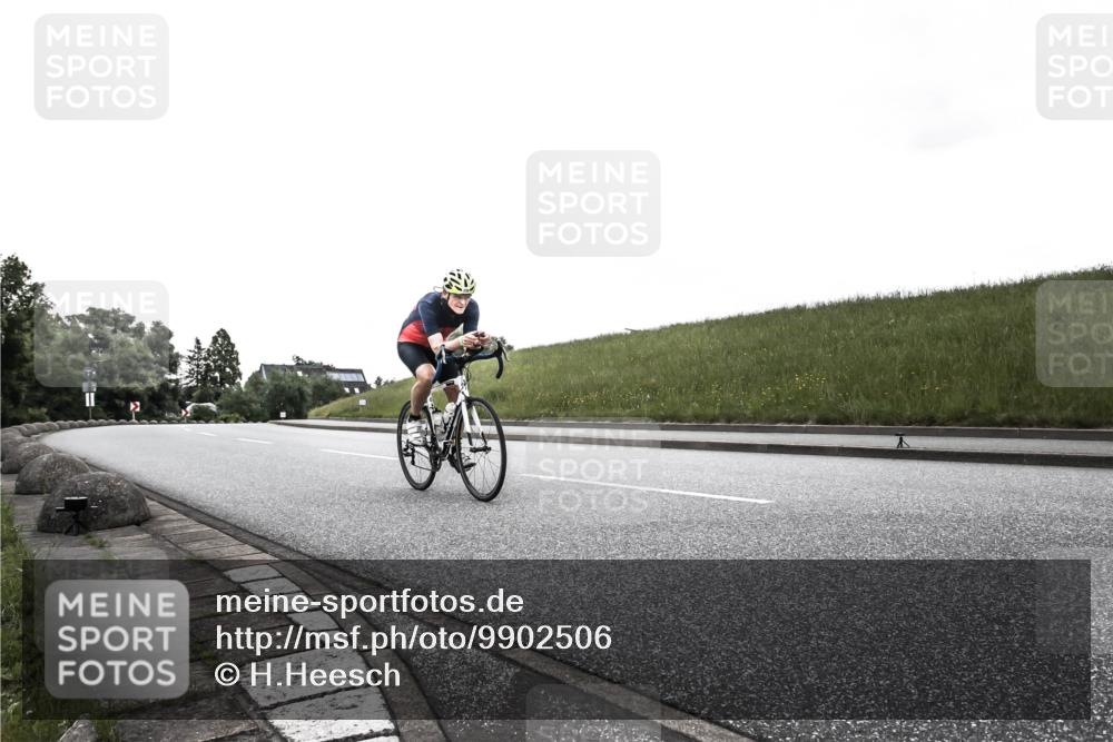 21.06.2026 - 29. Vierlanden-Triathlon H.Heesch http://msf.ph/oto/9902506 21.06.2026 09:47:05 Radfahren 172, 288 meine-sportfotos.de