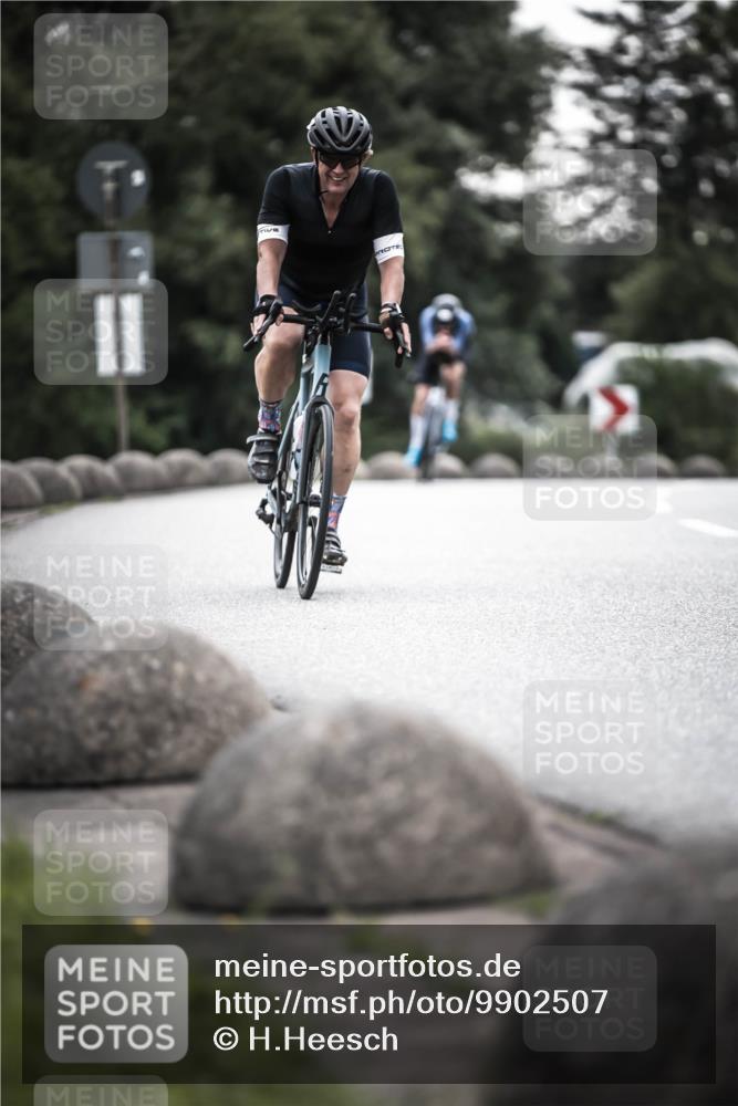21.06.2026 - 29. Vierlanden-Triathlon H.Heesch http://msf.ph/oto/9902507 21.06.2026 09:55:34 Radfahren 142, 177, 184, 235, 252 meine-sportfotos.de