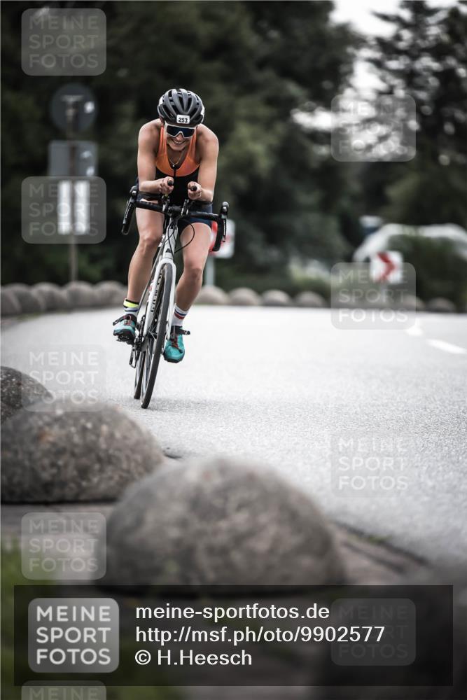 21.06.2026 - 29. Vierlanden-Triathlon H.Heesch http://msf.ph/oto/9902577 21.06.2026 09:57:08 Radfahren 243, 253 meine-sportfotos.de