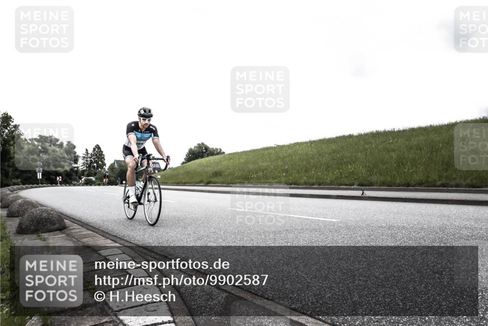 21.06.2026 - 29. Vierlanden-Triathlon H.Heesch http://msf.ph/oto/9902587 21.06.2026 09:49:05 Radfahren 22, 52 meine-sportfotos.de