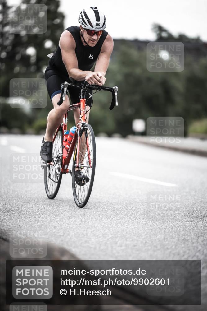 21.06.2026 - 29. Vierlanden-Triathlon H.Heesch http://msf.ph/oto/9902601 21.06.2026 09:57:37 Radfahren 109, 175, 207 meine-sportfotos.de