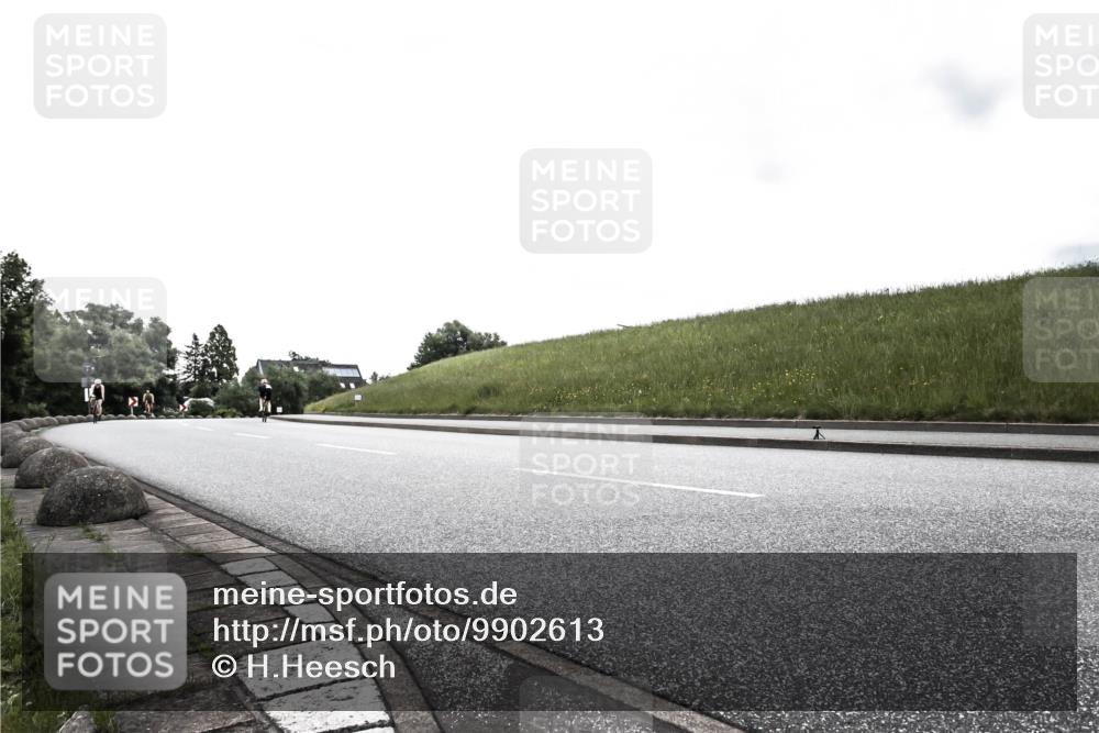 21.06.2026 - 29. Vierlanden-Triathlon H.Heesch http://msf.ph/oto/9902613 21.06.2026 09:49:55 Radfahren 46, 217, 229 meine-sportfotos.de