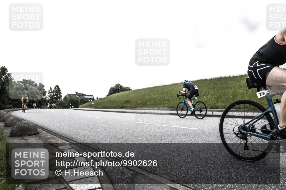 21.06.2026 - 29. Vierlanden-Triathlon H.Heesch http://msf.ph/oto/9902626 21.06.2026 09:50:00 Radfahren 92, 221, 229 meine-sportfotos.de