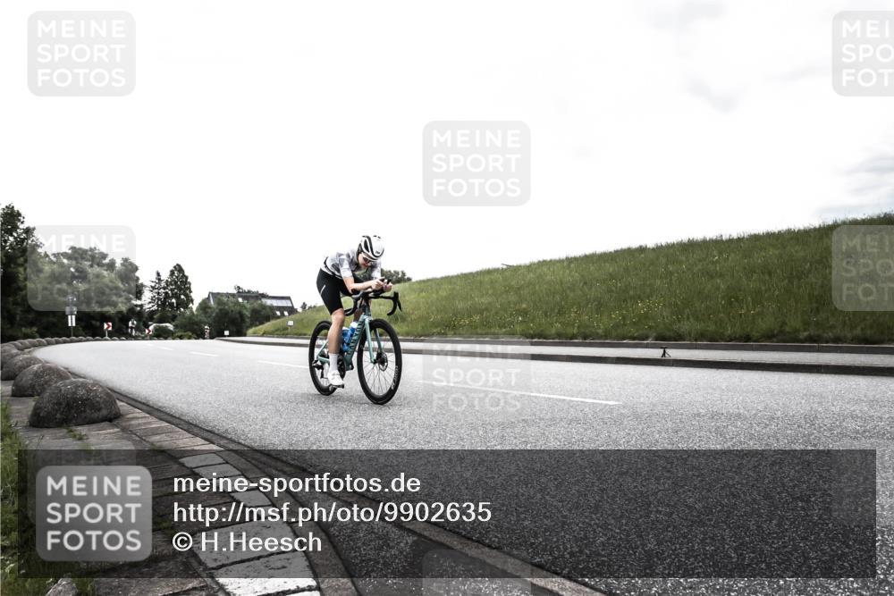 21.06.2026 - 29. Vierlanden-Triathlon H.Heesch http://msf.ph/oto/9902635 21.06.2026 09:51:17 Radfahren 228, 244 meine-sportfotos.de