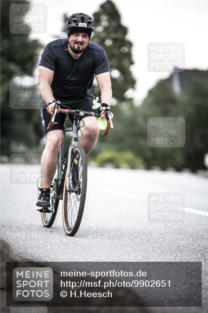 21.06.2026 - 29. Vierlanden-Triathlon H.Heesch http://msf.ph/oto/9902651 21.06.2026 10:13:58 Radfahren 190, 330 meine-sportfotos.de