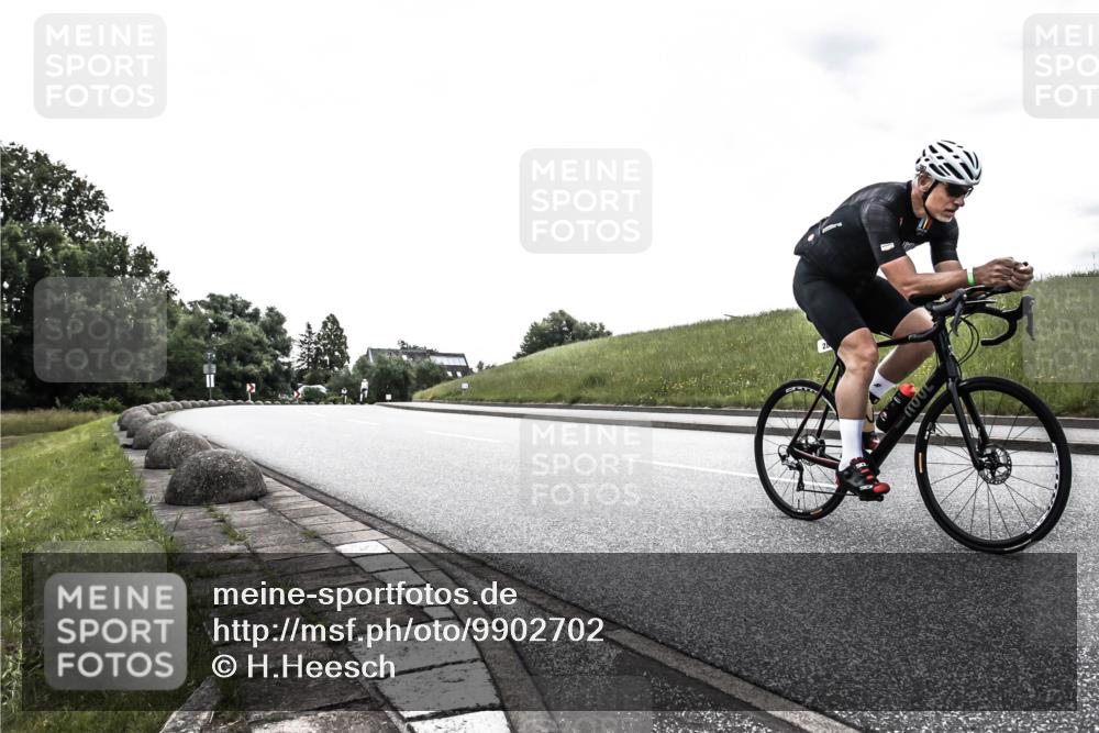 21.06.2026 - 29. Vierlanden-Triathlon H.Heesch http://msf.ph/oto/9902702 21.06.2026 09:53:00 Radfahren 108, 287 meine-sportfotos.de