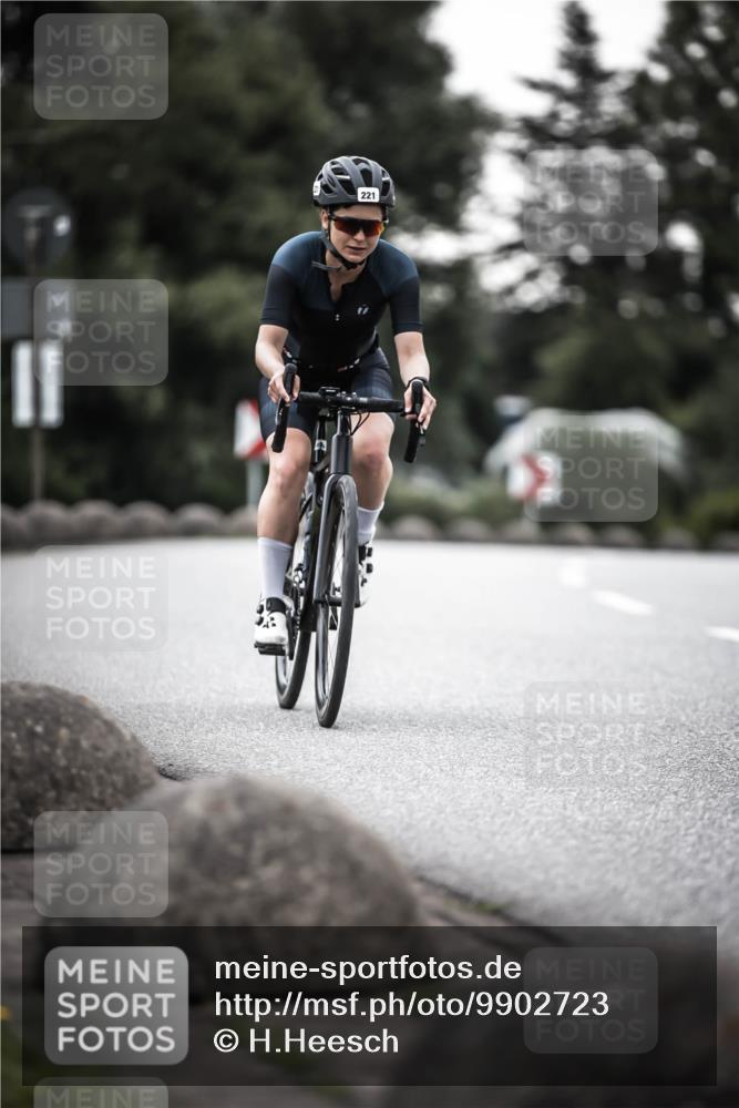 21.06.2026 - 29. Vierlanden-Triathlon H.Heesch http://msf.ph/oto/9902723 21.06.2026 09:59:52 Radfahren 84, 131, 221 meine-sportfotos.de
