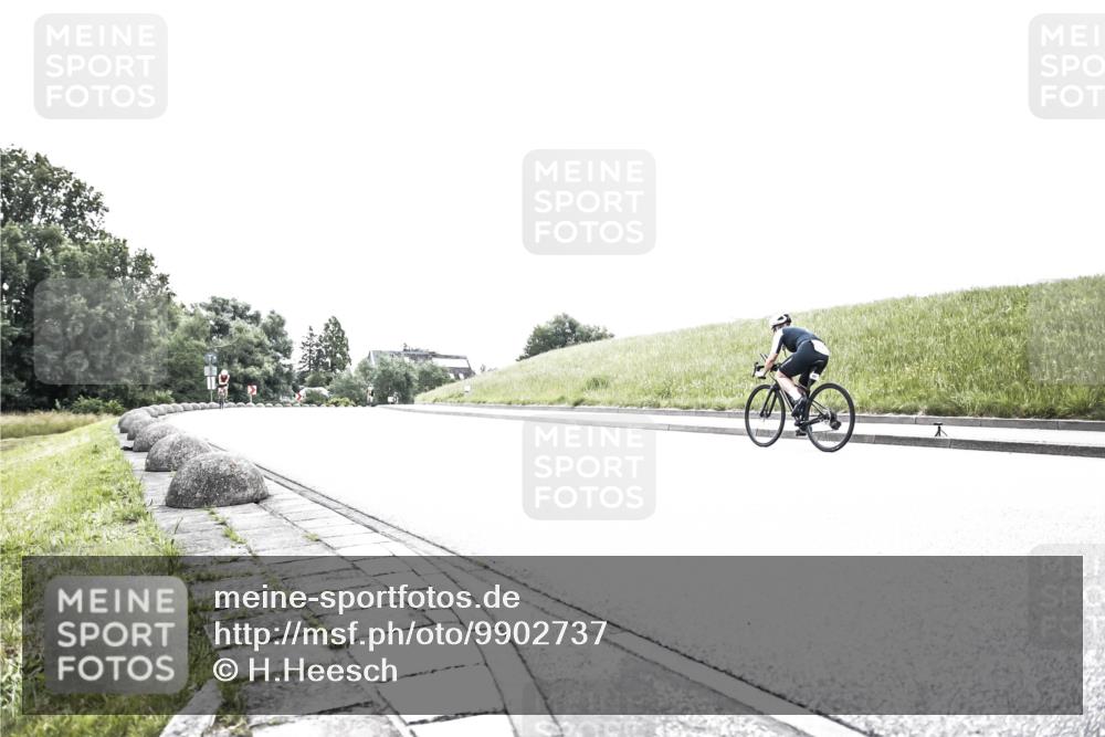 21.06.2026 - 29. Vierlanden-Triathlon H.Heesch http://msf.ph/oto/9902737 21.06.2026 09:53:20 Radfahren 43, 178, 224, 301 meine-sportfotos.de