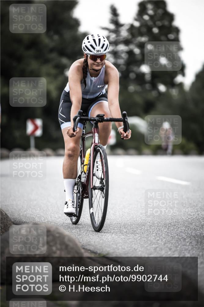 21.06.2026 - 29. Vierlanden-Triathlon H.Heesch http://msf.ph/oto/9902744 21.06.2026 10:02:11 Radfahren 55, 78, 265, 273, 280, 301 meine-sportfotos.de