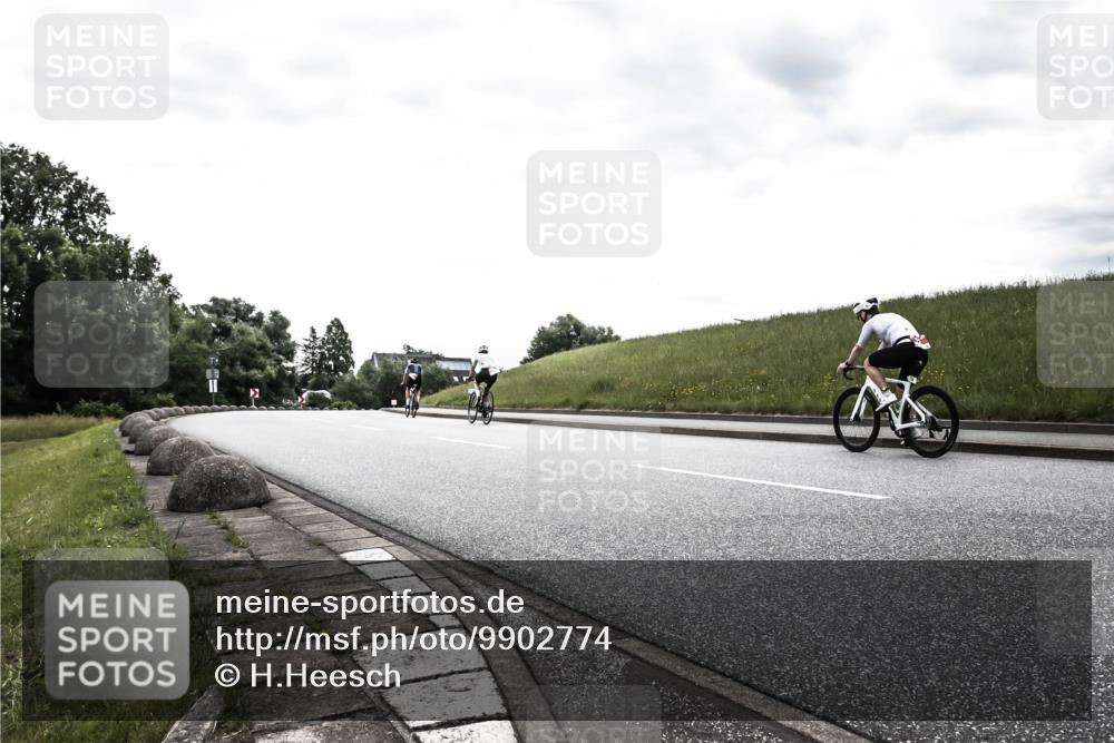 21.06.2026 - 29. Vierlanden-Triathlon H.Heesch http://msf.ph/oto/9902774 21.06.2026 09:53:51 Radfahren 78, 106, 112, 136 meine-sportfotos.de