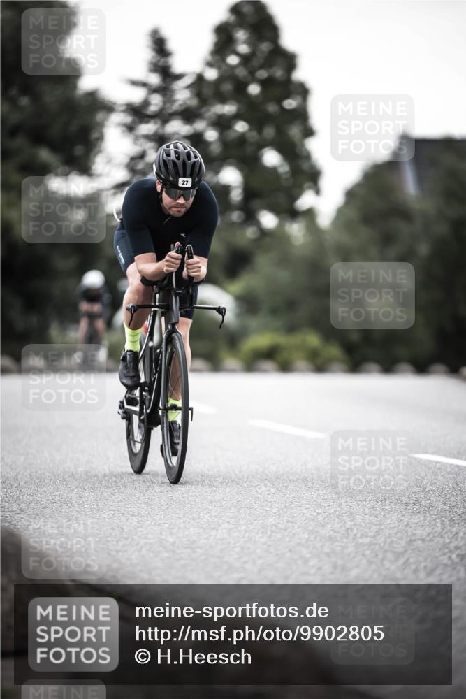 21.06.2026 - 29. Vierlanden-Triathlon H.Heesch http://msf.ph/oto/9902805 21.06.2026 10:02:34 Radfahren 4, 27, 99, 198, 245, 367 meine-sportfotos.de