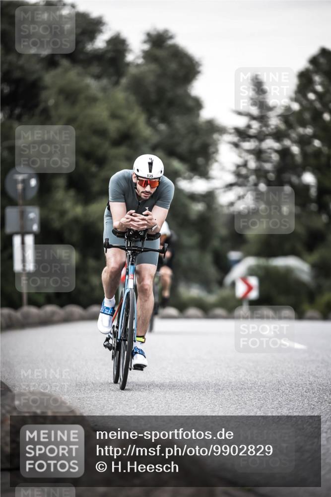 21.06.2026 - 29. Vierlanden-Triathlon H.Heesch http://msf.ph/oto/9902829 21.06.2026 10:14:57 Radfahren 71, 135, 200, 216 meine-sportfotos.de