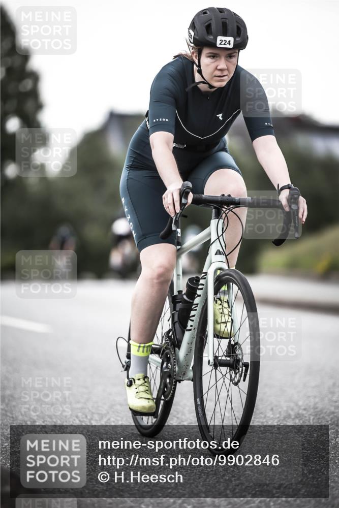 21.06.2026 - 29. Vierlanden-Triathlon H.Heesch http://msf.ph/oto/9902846 21.06.2026 10:02:54 Radfahren 91, 224, 232, 276, 294 meine-sportfotos.de