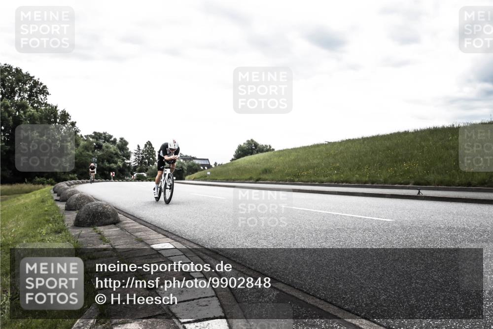 21.06.2026 - 29. Vierlanden-Triathlon H.Heesch http://msf.ph/oto/9902848 21.06.2026 09:55:00 Radfahren 128, 148, 292, 293 meine-sportfotos.de