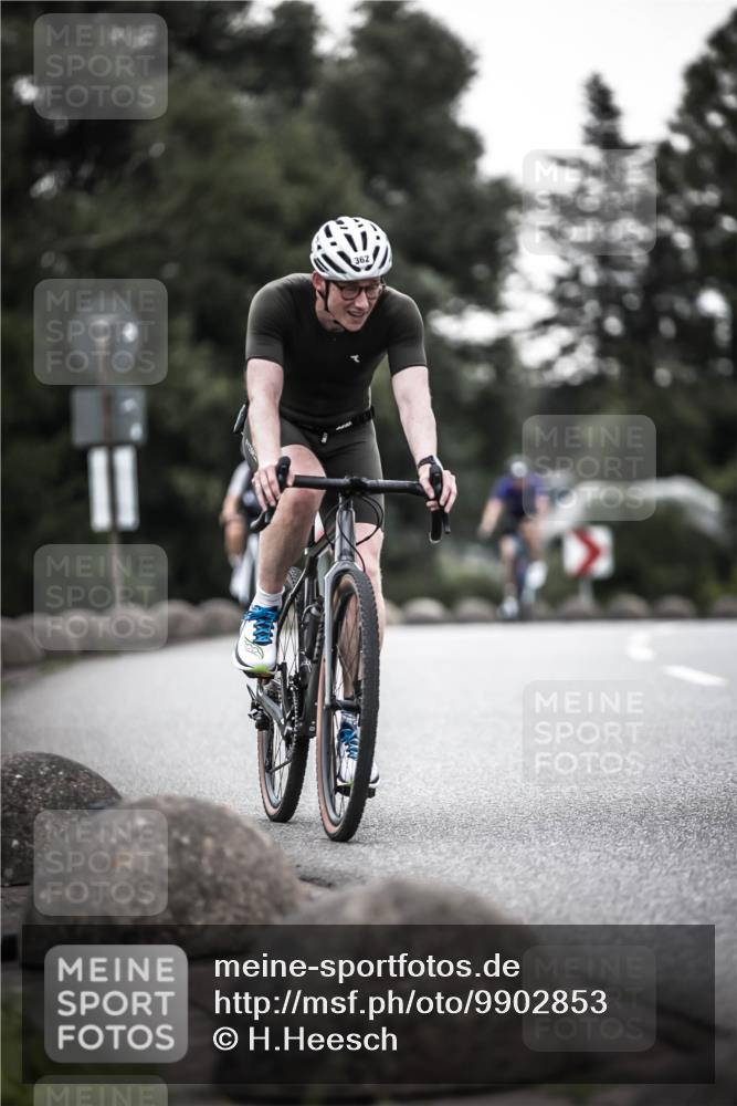 21.06.2026 - 29. Vierlanden-Triathlon H.Heesch http://msf.ph/oto/9902853 21.06.2026 10:03:54 Radfahren 35, 142, 160, 161, 238, 257, 271, 362, 376 meine-sportfotos.de
