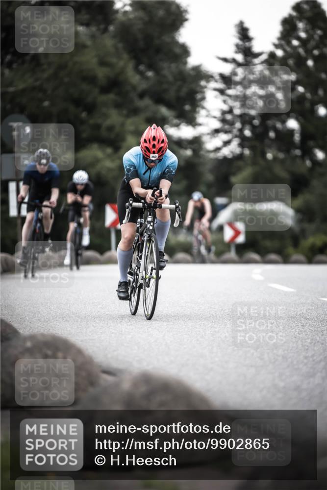 21.06.2026 - 29. Vierlanden-Triathlon H.Heesch http://msf.ph/oto/9902865 21.06.2026 10:04:18 Radfahren 75, 90, 260, 324, 350, 379 meine-sportfotos.de