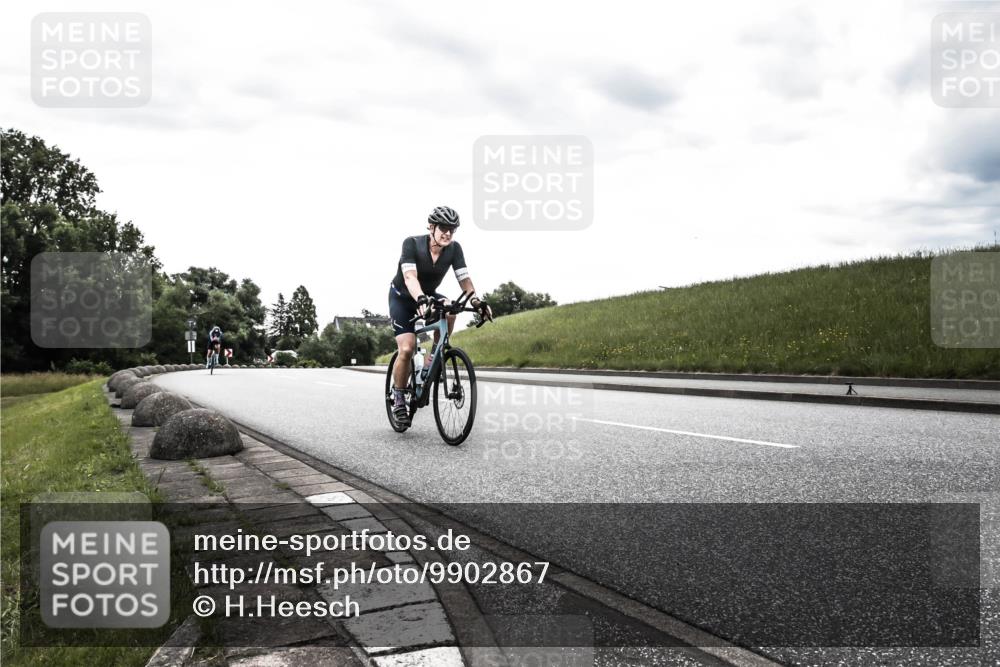 21.06.2026 - 29. Vierlanden-Triathlon H.Heesch http://msf.ph/oto/9902867 21.06.2026 09:55:36 Radfahren 142, 177, 184, 235 meine-sportfotos.de