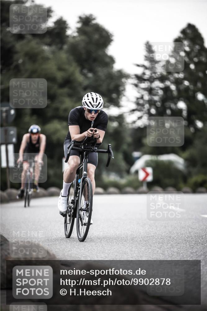 21.06.2026 - 29. Vierlanden-Triathlon H.Heesch http://msf.ph/oto/9902878 21.06.2026 10:04:21 Radfahren 44, 75, 90, 260, 324, 350, 379 meine-sportfotos.de