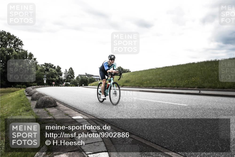 21.06.2026 - 29. Vierlanden-Triathlon H.Heesch http://msf.ph/oto/9902886 21.06.2026 09:56:15 Radfahren 57 meine-sportfotos.de