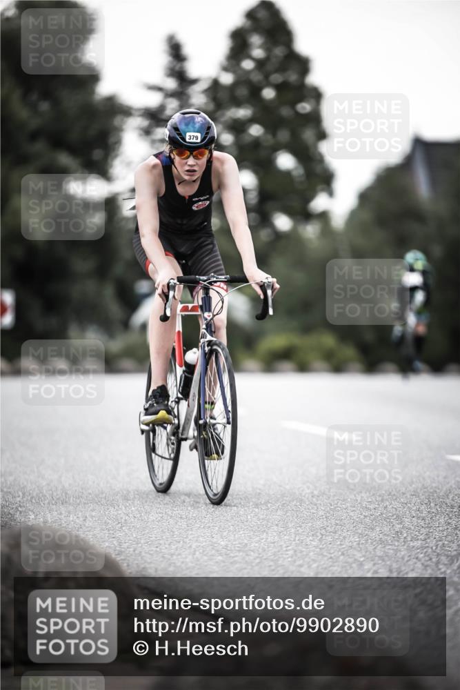 21.06.2026 - 29. Vierlanden-Triathlon H.Heesch http://msf.ph/oto/9902890 21.06.2026 10:04:24 Radfahren 44, 75, 350, 379 meine-sportfotos.de